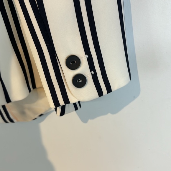 BERSHKA STRIPED ECRU BLAZER JACKET SIZE S - Picture 6 of 10